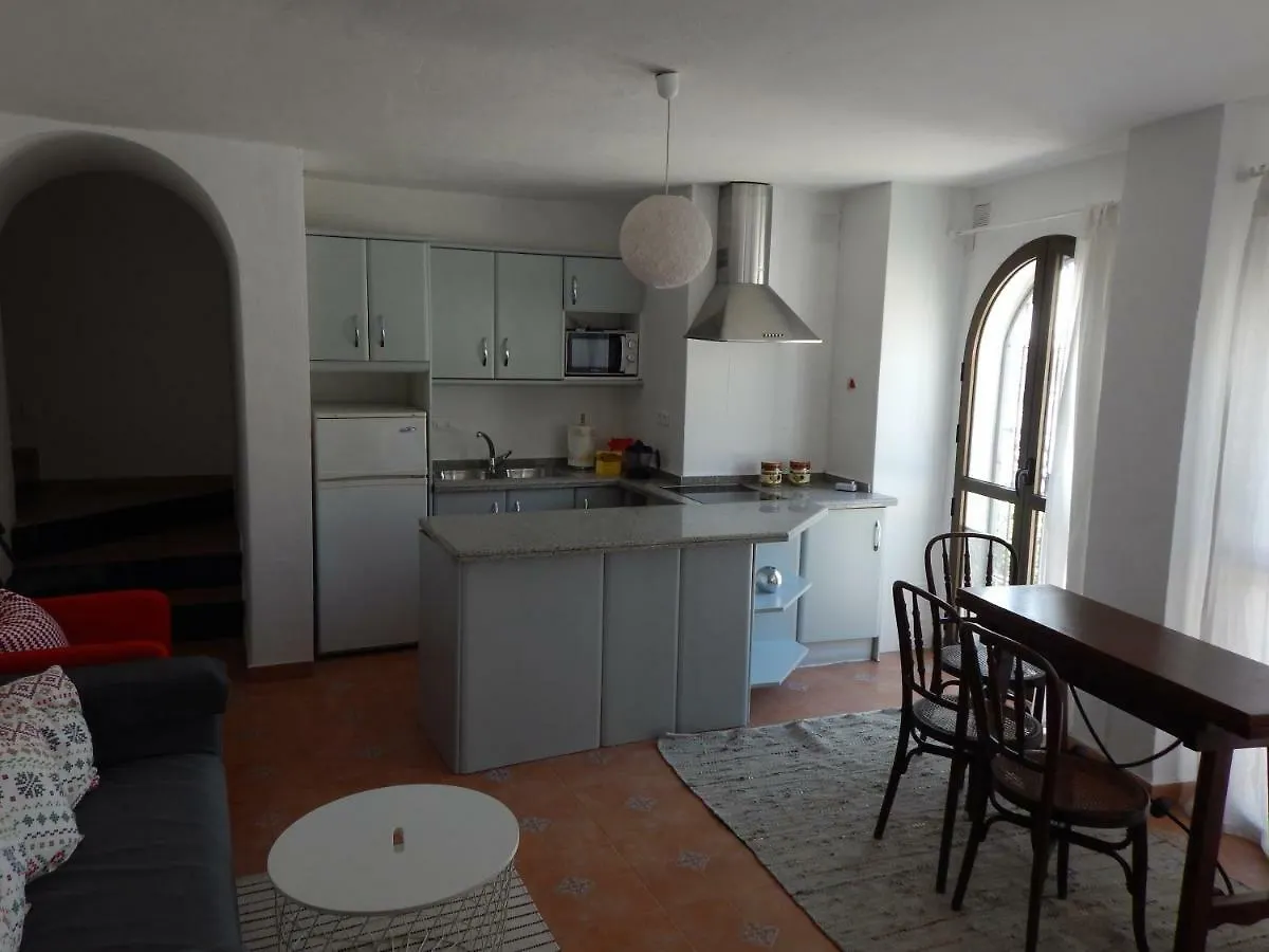 別荘 Adosado En Nerja Urb Flamingoヴィラ
