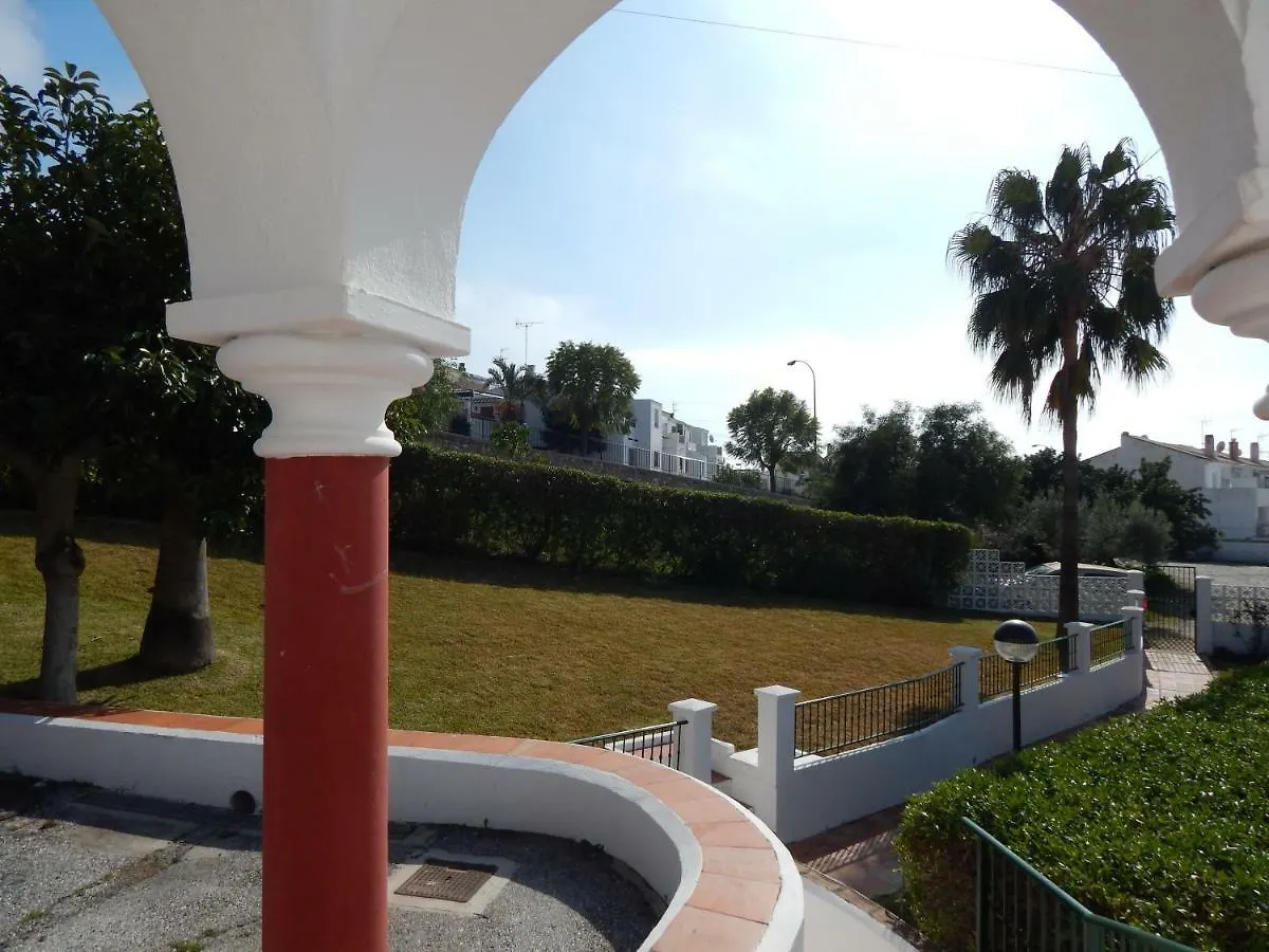 Вилла Adosado En Nerja Urb Flamingo Испания