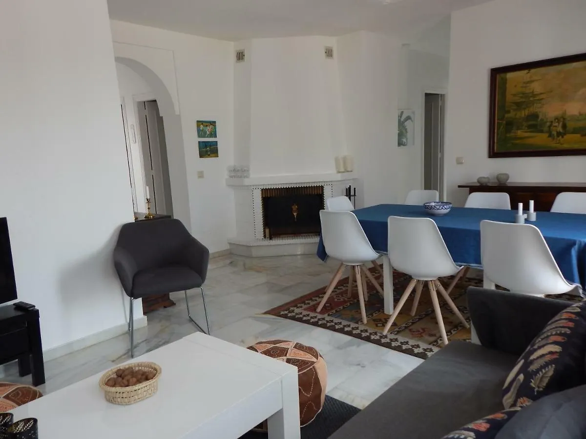 Adosado En Nerja Urb Flamingo Villa