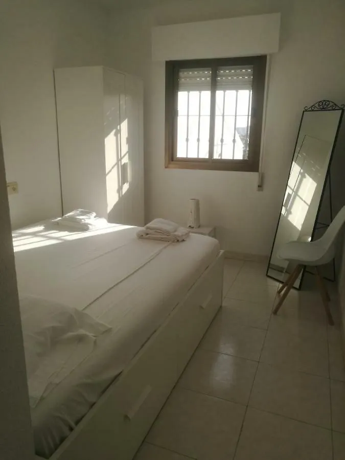 Adosado En Nerja Urb Flamingo Villa